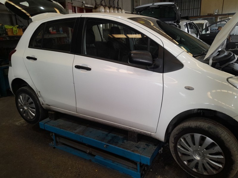 toyota yaris (_p9_) del año 2010