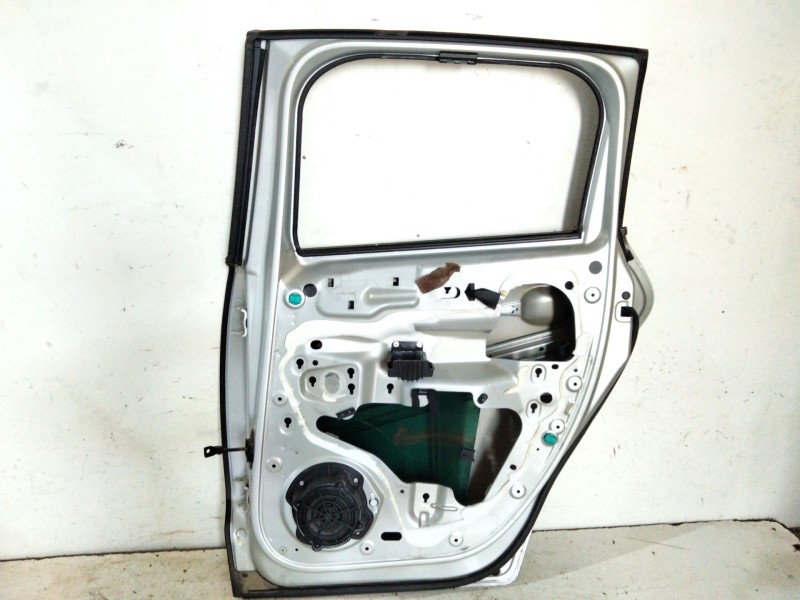 Recambio de puerta trasera derecha para peugeot 3008 monospace (0u_) 1.6 hdi referencia OEM IAM 9008V4  