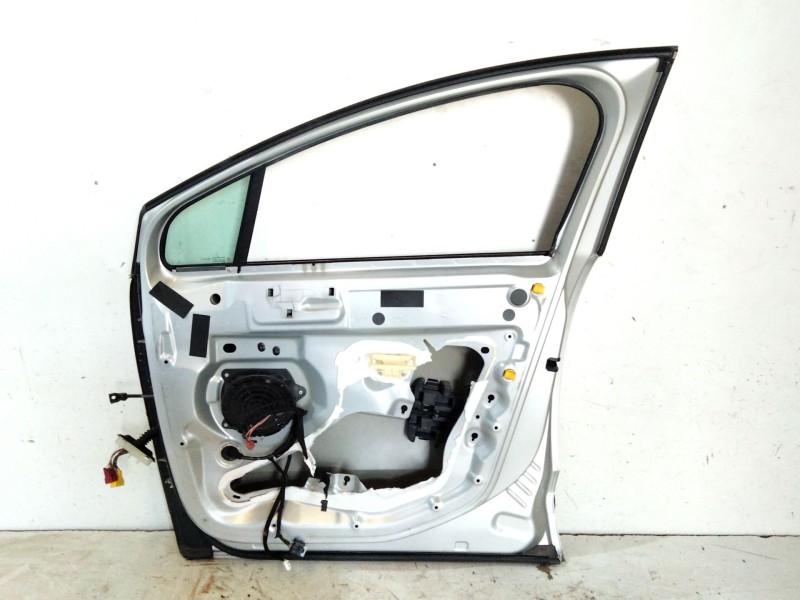 Recambio de puerta delantera derecha para peugeot 3008 monospace (0u_) 1.6 hdi referencia OEM IAM 9004AV  