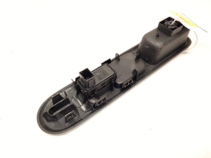 Recambio de mando elevalunas delantero derecho para peugeot 3008 monospace (0u_) 1.6 hdi referencia OEM IAM 96650618  