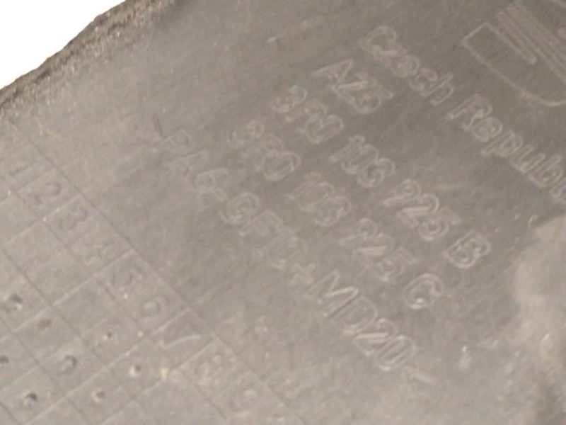 Recambio de tapa motor para seat exeo st (3r5) 2.0 tdi referencia OEM IAM 3R0103925  