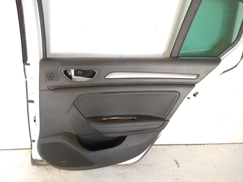 Recambio de puerta trasera derecha para renault megane iv sport tourer (k9a/m/n_) 1.2 tce 130 (k9mr) referencia OEM IAM 82100234