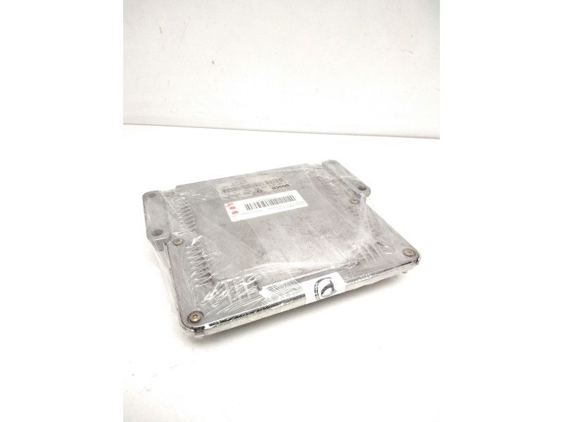 Recambio de centralita motor uce para renault trafic caja cerrada (ab 4.01) 1.9 diesel referencia OEM IAM 8200118526 0281010632 