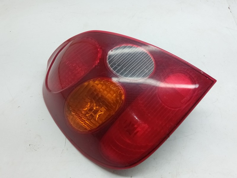 Recambio de piloto trasero izquierdo para toyota corolla (_e11_) 1.6 (ae111) referencia OEM IAM   