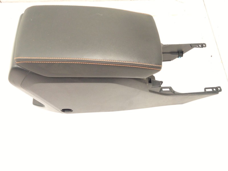 Recambio de consola central para subaru xv (gt) 2.0 i awd (gt7) referencia OEM IAM 92113FJ050VH  