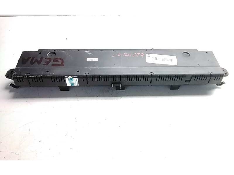 Recambio de cuadro instrumentos para renault scenic ii confort authentique referencia OEM IAM P8200451505A  