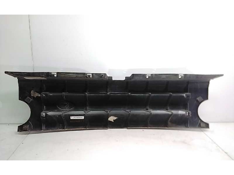Recambio de rejilla delantera para land rover discovery v6 td se referencia OEM IAM DHB00024XXX  