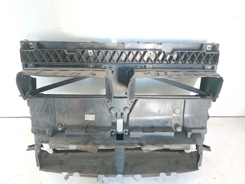 Recambio de panel frontal para bmw 2 gran tourer (f46) 218 d referencia OEM IAM 517415677210  