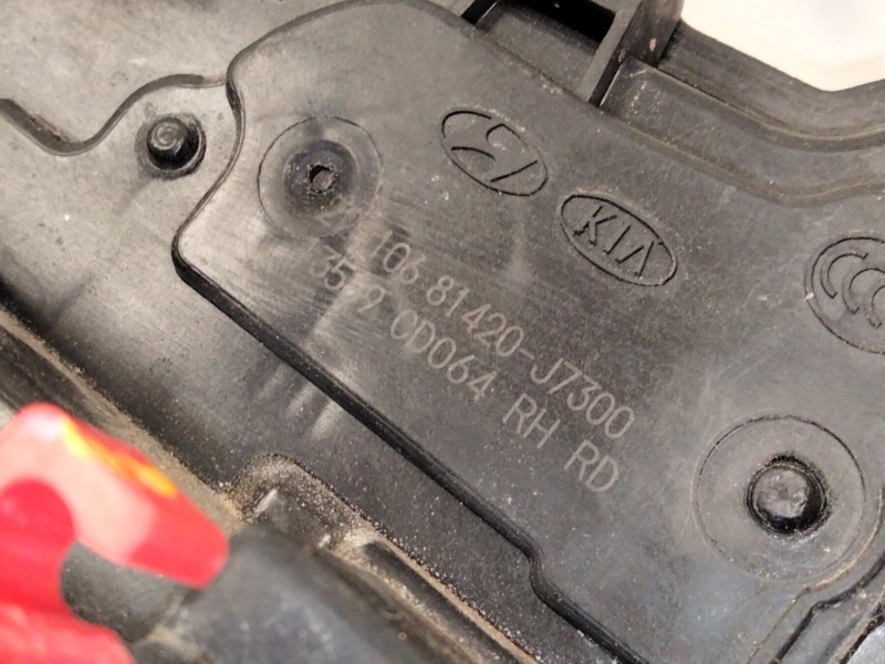 Recambio de cerradura puerta trasera derecha para kia xceed (cd) 1.0 t-gdi referencia OEM IAM 81420J7300  