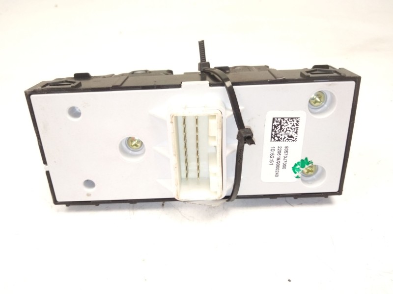 Recambio de mando elevalunas delantero izquierdo para kia xceed (cd) 1.0 t-gdi referencia OEM IAM 93570J7000  