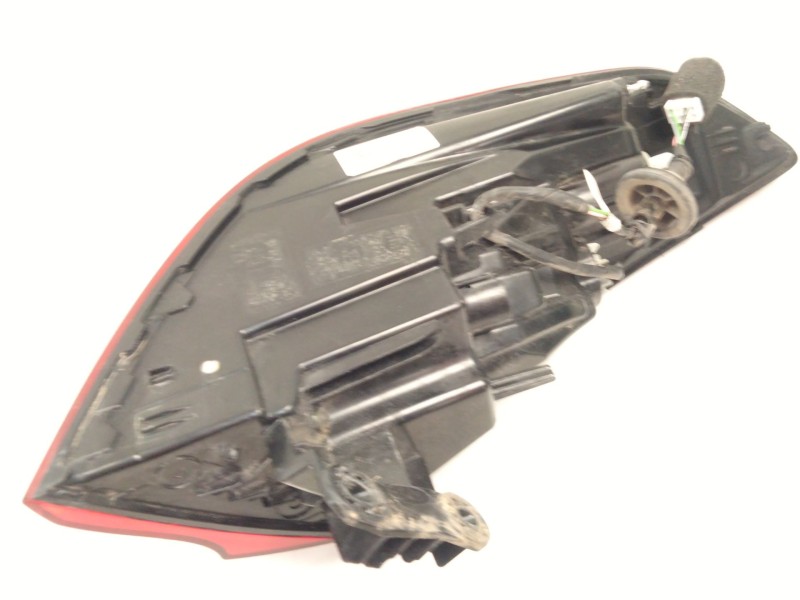 Recambio de piloto trasero derecho para kia xceed (cd) 1.0 t-gdi referencia OEM IAM   