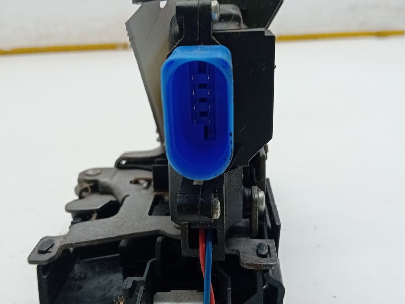 Recambio de cerradura puerta delantera derecha para skoda octavia berlina (1z3) elegance referencia OEM IAM 3D1837016AC  