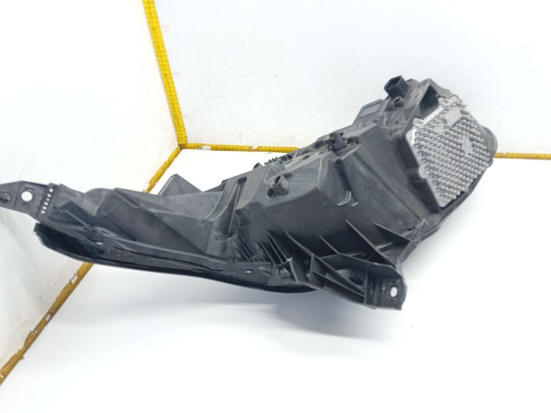 Recambio de faro izquierdo para land rover range rover velar (l560) 2.0 d240 sd4 4x4 referencia OEM IAM J8A213WV030EG  