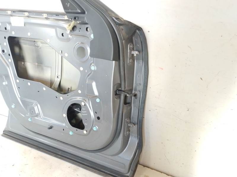 Recambio de puerta delantera izquierda para land rover range rover velar (l560) 2.0 d240 sd4 4x4 referencia OEM IAM   