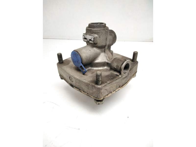 Recambio de valvula aire para iveco eurocargo 150 e 18 referencia OEM IAM 329006361  VALVULA FRENO REMOLQUE
