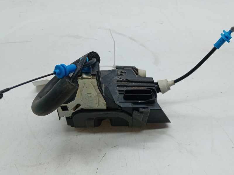 Recambio de cerradura puerta trasera derecha para land rover range rover velar (l560) 2.0 d240 sd4 4x4 referencia OEM IAM J8A224