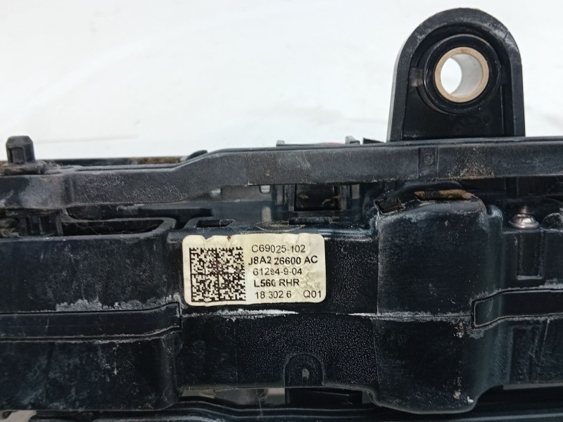 Recambio de maneta exterior trasera derecha para land rover range rover velar (l560) 2.0 d240 sd4 4x4 referencia OEM IAM J8A2260