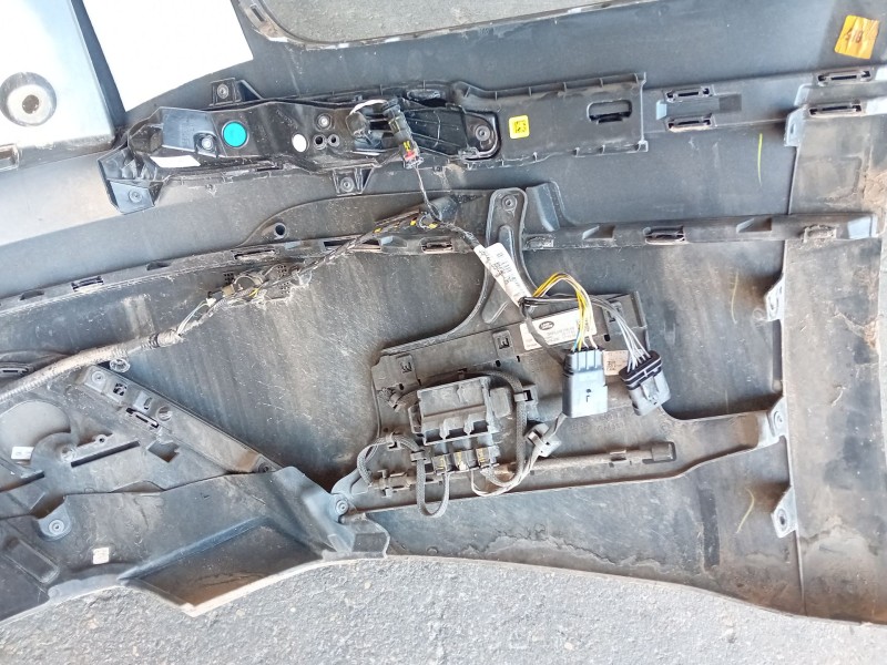 Recambio de paragolpes trasero para land rover range rover velar (l560) 2.0 d240 sd4 4x4 referencia OEM IAM   