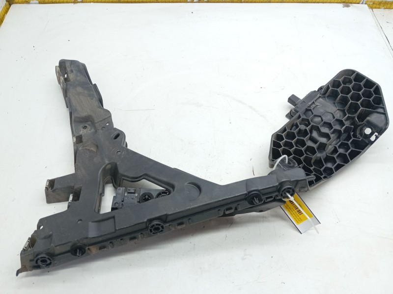 Recambio de soporte paragolpes trasero izquierdo para land rover range rover velar (l560) 2.0 d240 sd4 4x4 referencia OEM IAM J8