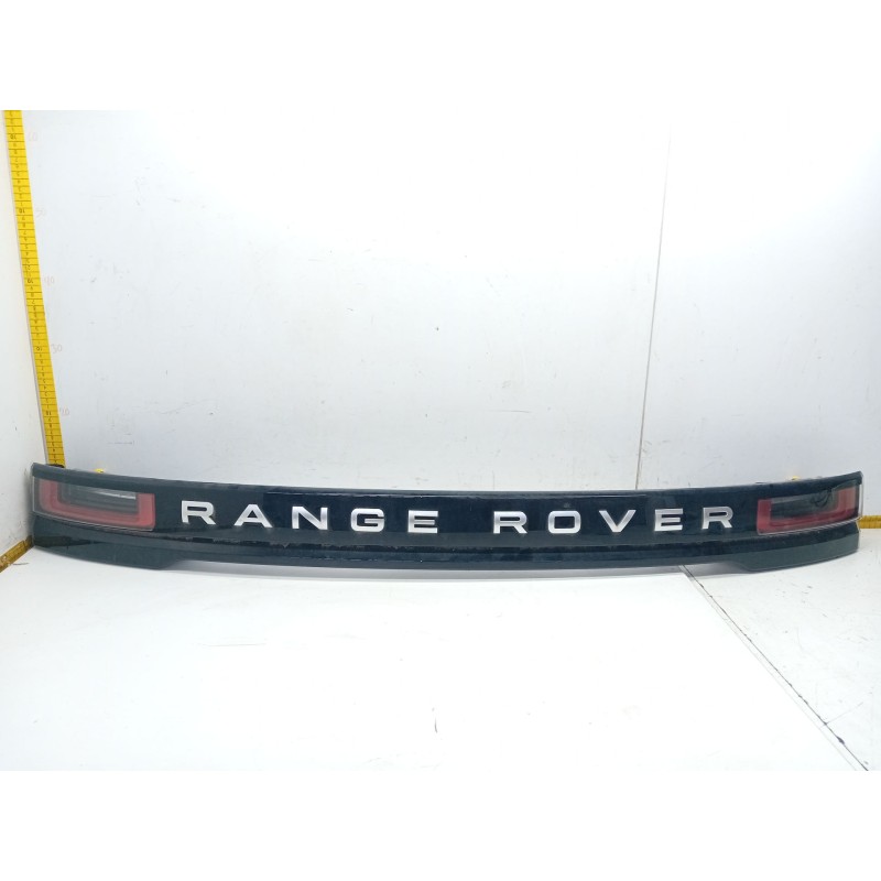 Recambio de piloto trasero central para land rover range rover velar (l560) 2.0 d240 sd4 4x4 referencia OEM IAM J8A213192  