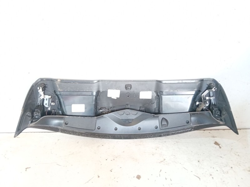 Recambio de aleron trasero para land rover range rover velar (l560) 2.0 d240 sd4 4x4 referencia OEM IAM J8A244210A  