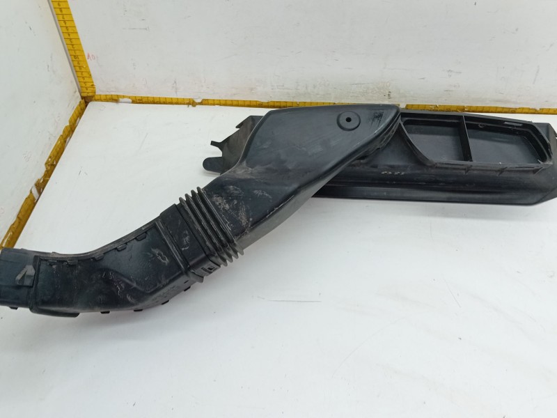 Recambio de toma aire para land rover range rover velar (l560) 2.0 d240 sd4 4x4 referencia OEM IAM J8A29H722  