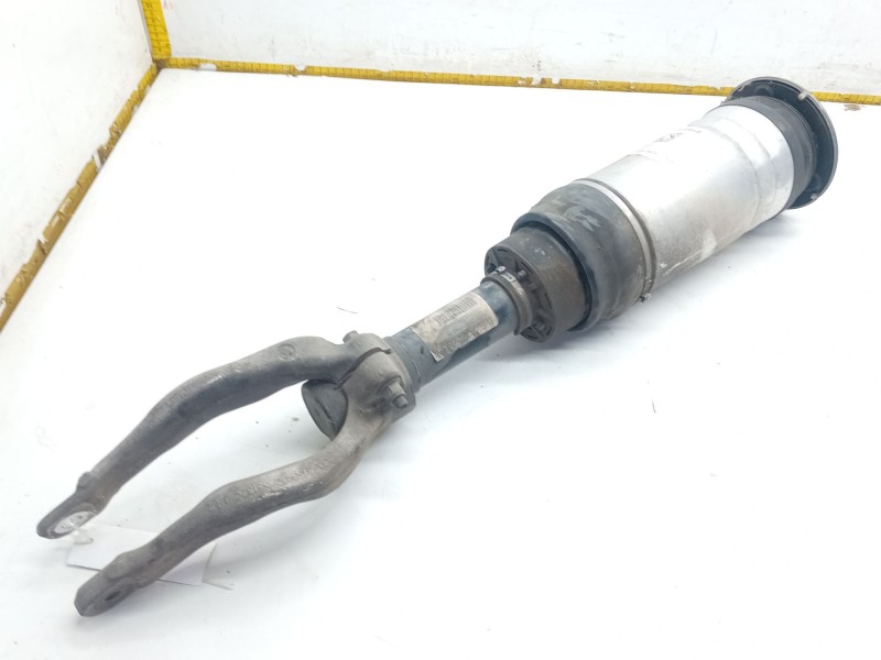 Recambio de amortiguador delantero izquierdo para land rover range rover velar (l560) 2.0 d240 sd4 4x4 referencia OEM IAM J8A218