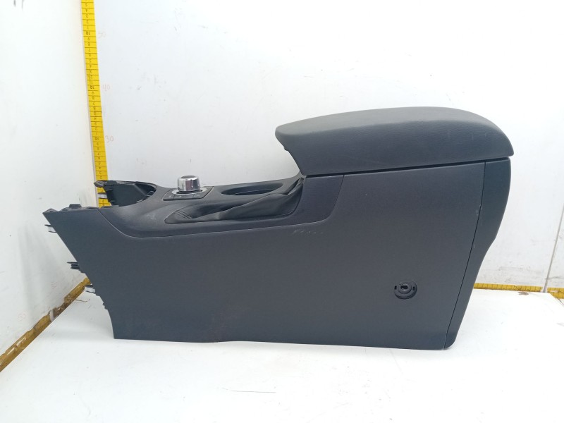 Recambio de reposabrazos para mazda cx-5 (ke, gh) 2.2 d awd (ke2aw) referencia OEM IAM   