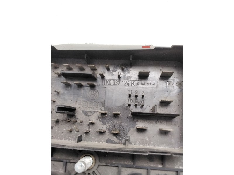 Recambio de caja fusibles para seat leon (kl1, klg) 2.0 tdi referencia OEM IAM 1K0937124K  