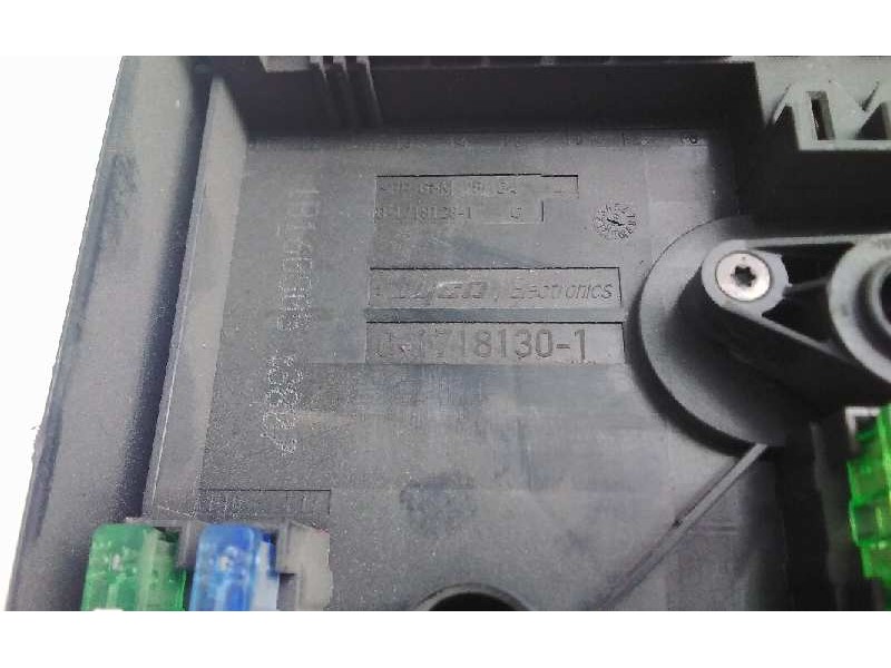 Recambio de caja fusibles para volkswagen touran (1t2) referencia OEM IAM 1K0937124K 1394932 