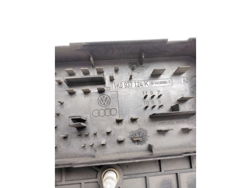 Recambio de caja fusibles para volkswagen touran (1t2) referencia OEM IAM 1k0937124K 1394932 