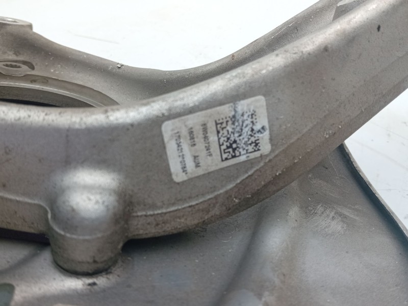 Recambio de mangueta delantera izquierda para audi a4 berlina (8w2) 2.0 16v tdi referencia OEM IAM 8W407241F  