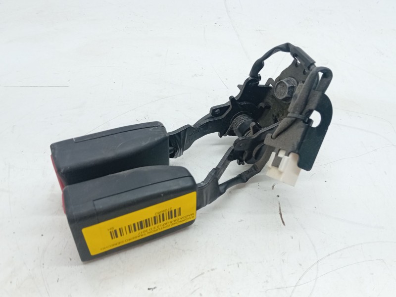 Recambio de enganche cinturon trasero derecho para mazda cx-5 (kf) 2.2 d referencia OEM IAM   