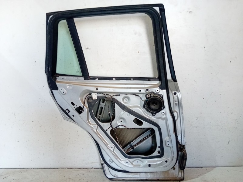 Recambio de puerta trasera izquierda para bmw x3 (e83) 2.0 d referencia OEM IAM   