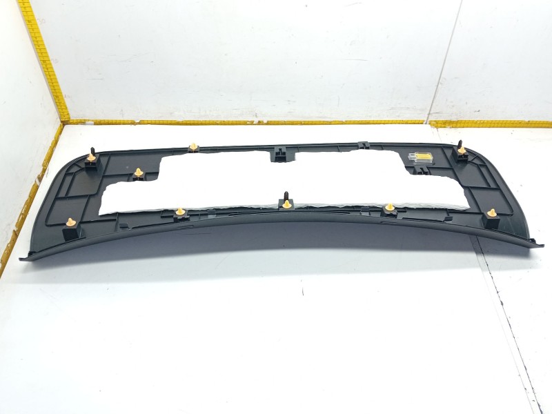 Recambio de guarnecido porton para land rover range rover velar (l560) 2.0 d240 sd4 4x4 referencia OEM IAM J8A245594  