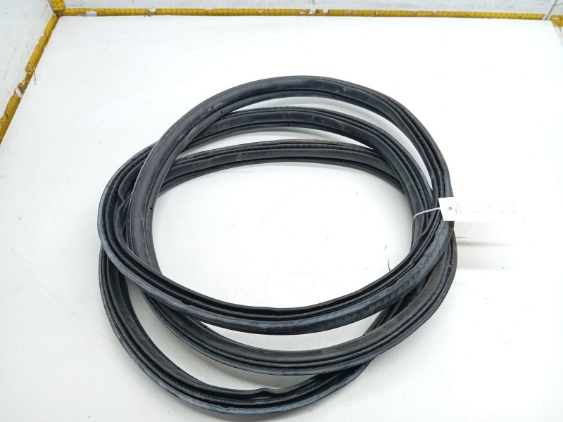 Recambio de gomas contorno puerta para land rover range rover velar (l560) 2.0 d240 sd4 4x4 referencia OEM IAM   