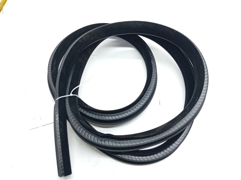 Recambio de gomas contorno puerta para land rover range rover velar (l560) 2.0 d240 sd4 4x4 referencia OEM IAM   