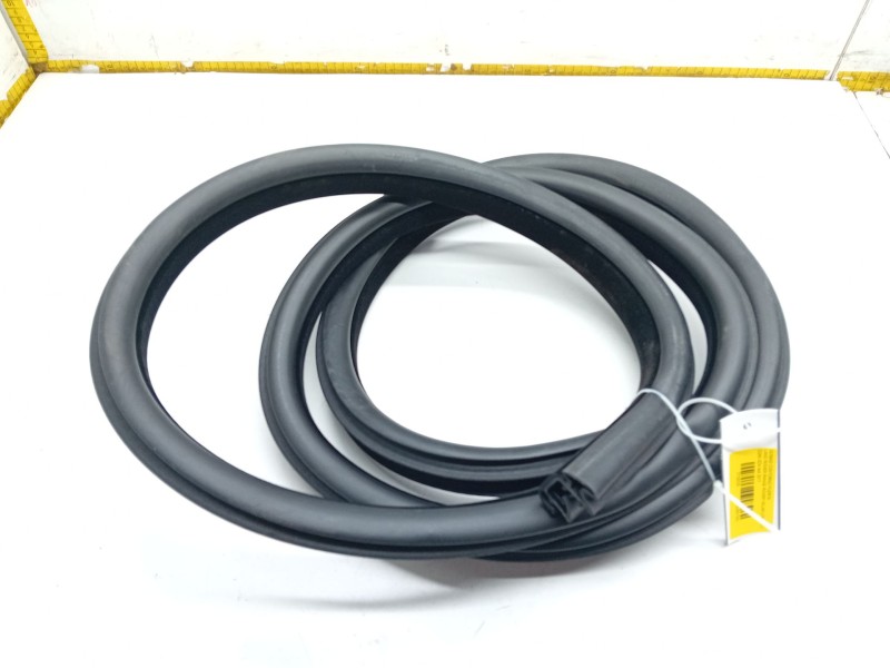 Recambio de gomas contorno puerta para land rover range rover velar (l560) 2.0 d240 sd4 4x4 referencia OEM IAM   