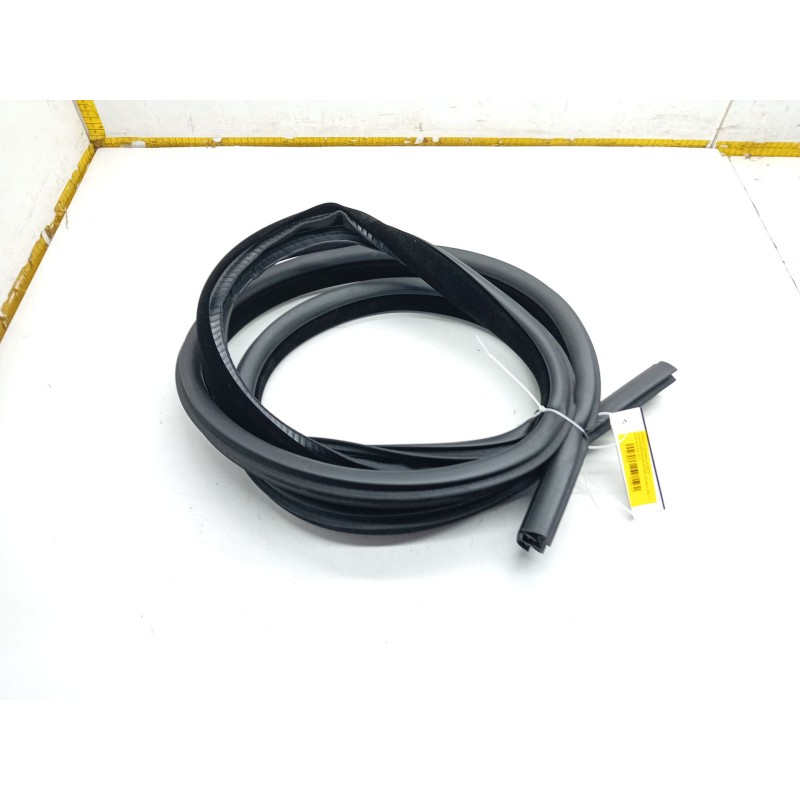 Recambio de gomas contorno puerta para land rover range rover velar (l560) 2.0 d240 sd4 4x4 referencia OEM IAM   
