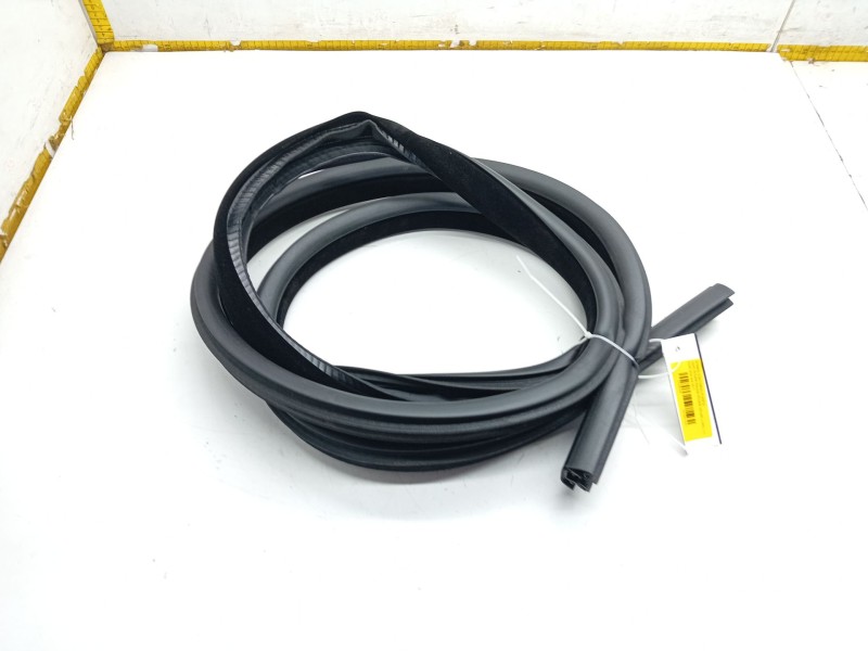 Recambio de gomas contorno puerta para land rover range rover velar (l560) 2.0 d240 sd4 4x4 referencia OEM IAM   