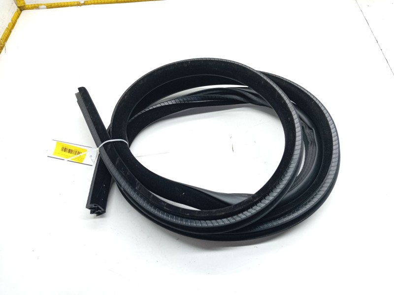 Recambio de gomas contorno puerta para land rover range rover velar (l560) 2.0 d240 sd4 4x4 referencia OEM IAM   