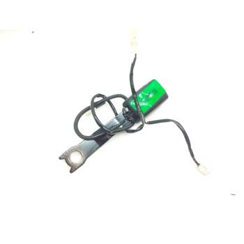 Recambio de enganche delantero derecho para toyota auris referencia OEM IAM E034501  