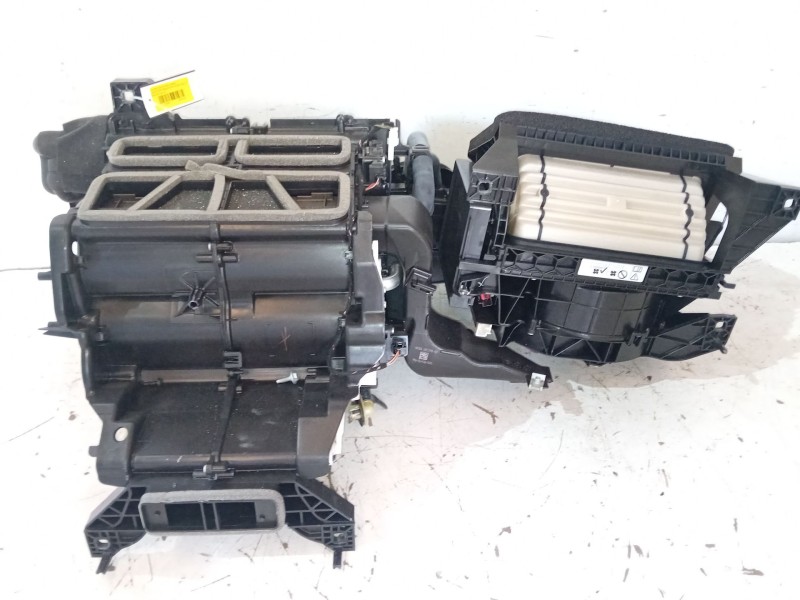 Recambio de calefaccion entera normal para land rover range rover velar (l560) 2.0 d240 sd4 4x4 referencia OEM IAM J8A219B555F  