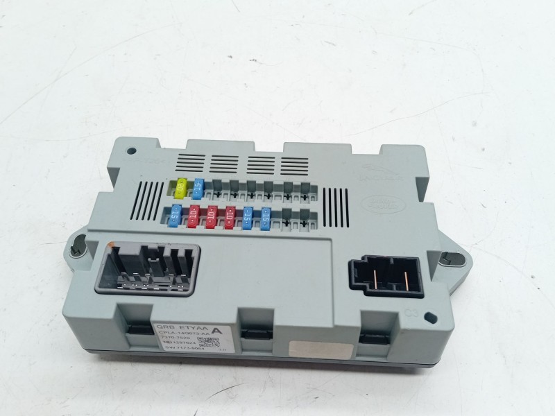 Recambio de caja fusibles para land rover range rover velar (l560) 2.0 d240 sd4 4x4 referencia OEM IAM CPLA14Q073AA  