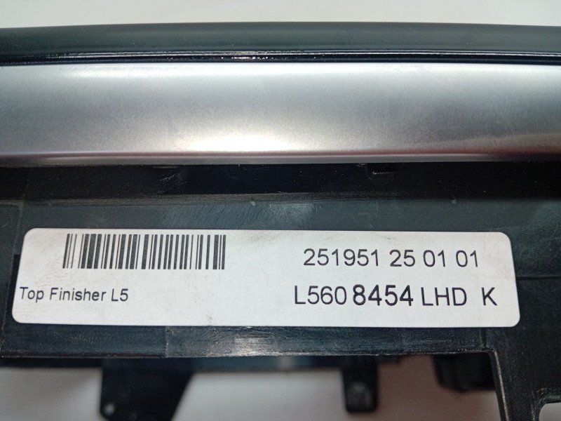 Recambio de consola central para land rover range rover velar (l560) 2.0 d240 sd4 4x4 referencia OEM IAM L5608454  
