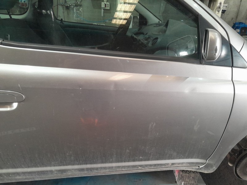 toyota yaris (_p1_) del año 2005