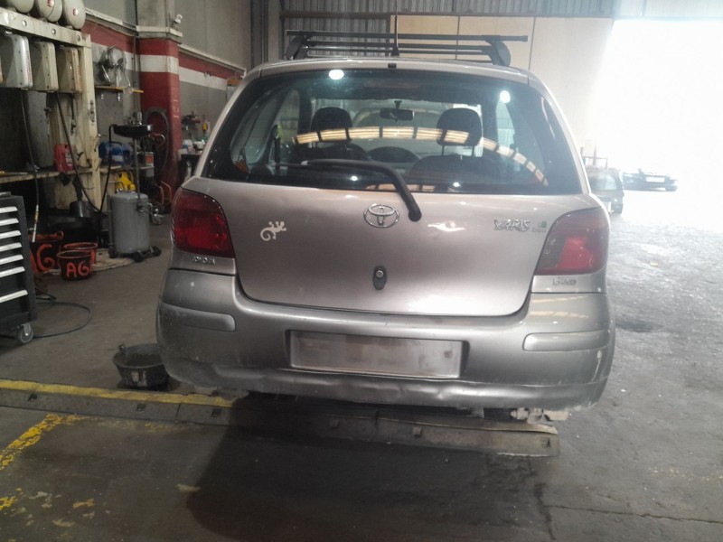 toyota yaris (_p1_) del año 2005