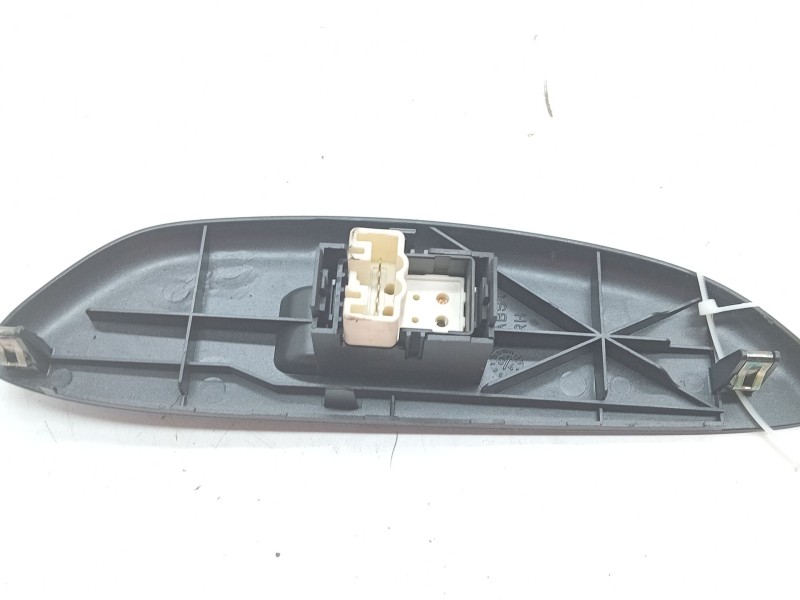 Recambio de mando elevalunas delantero derecho para toyota yaris (_p1_) 1.4 d-4d (nlp10_) referencia OEM IAM   