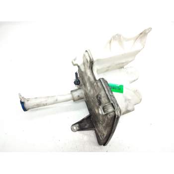 Recambio de deposito limpia para toyota auris referencia OEM IAM 8531002490  
