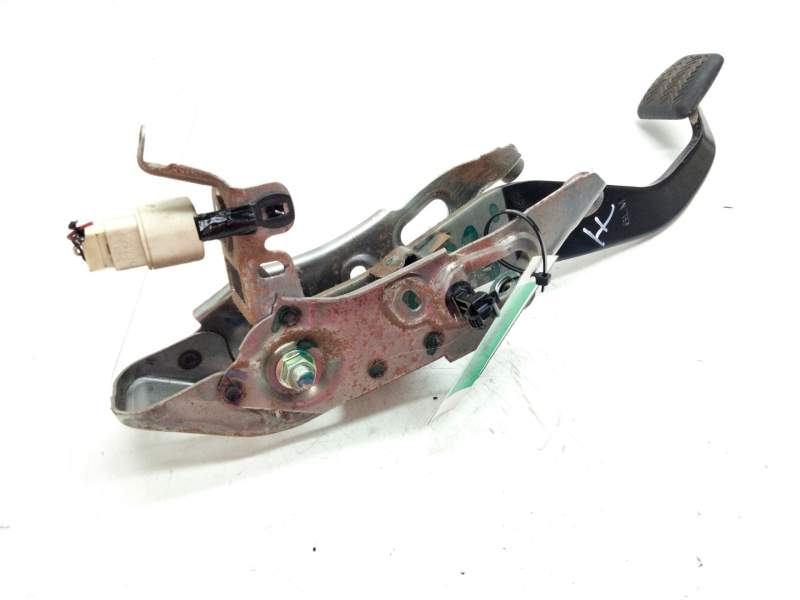 Recambio de pedal freno para toyota auris referencia OEM IAM   